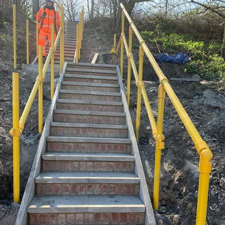 Kent Rail - Access Kent Rail - Access and Pathways